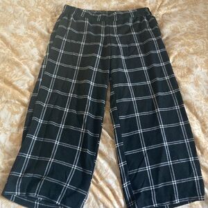 Black and White Plaid Cropped Trousers